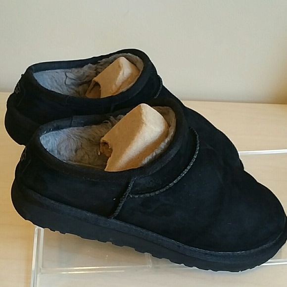 UGG Shoes - UGG Women's Classic Slipper Black Size 7